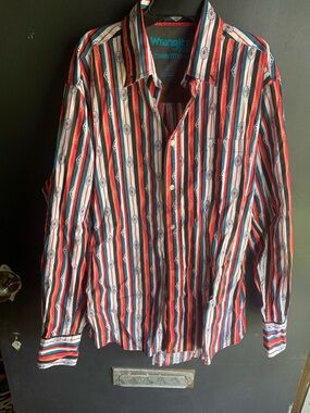 Wrangler Striped Red, Blue & White Long-Sleeve Button-Down Shirt